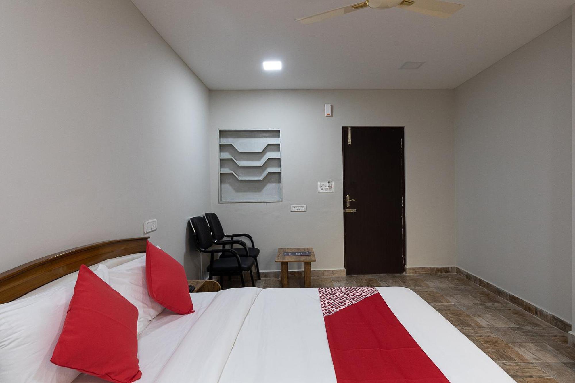 Hotel O Nestle Inn Csennai Kültér fotó